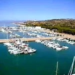 Panoramico, In Villa, Grande, Con Ampie Terrazze 아파트 카울로니아 마리나