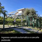 아파트 Panoramico, In Villa, Grande, Con Ampie Terrazze *