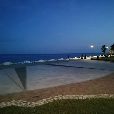 Panoramico, In Villa, Grande, Con Ampie Terrazze Apartamento Caulonia Marina