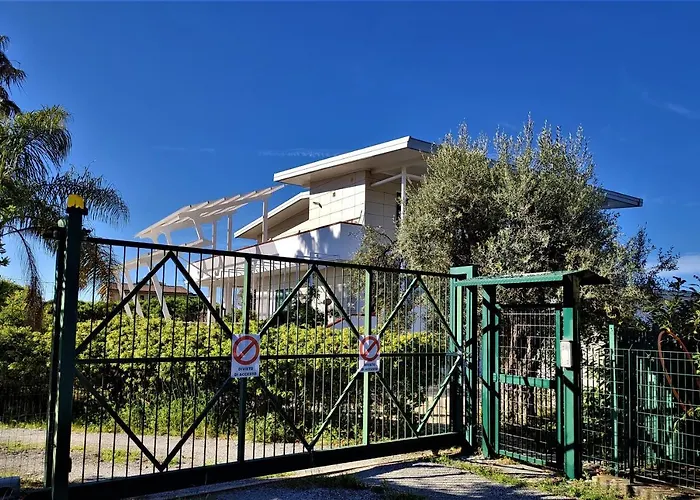 Apartamento Panoramico, In Villa, Grande, Con Ampie Terrazze Caulonia Marina